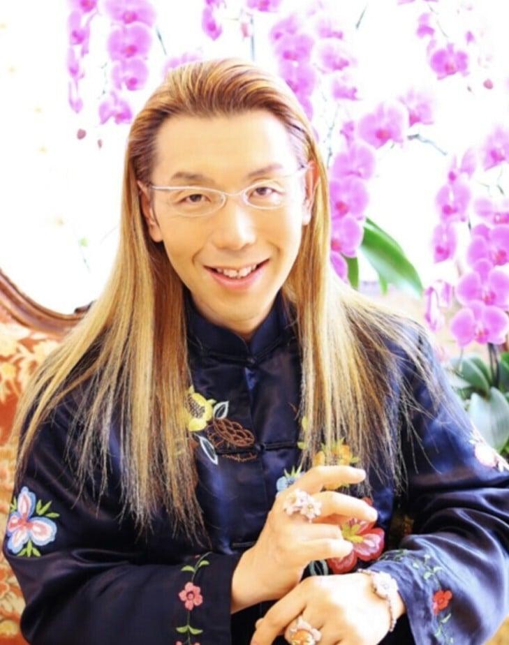 華道家 假屋崎省吾先生
